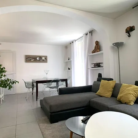 Spacious 120M Air-Conditioned 3-Bedroom Apartment With Garage Apartment *