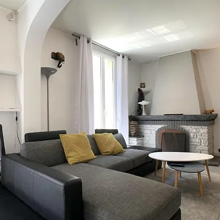 Spacious 120M Air-Conditioned 3-Bedroom Apartment With Garage Appartement
